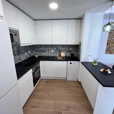 Gatu Premium Flamenca , Preferente Mayores De 25 Anos Y Familias Apartment *